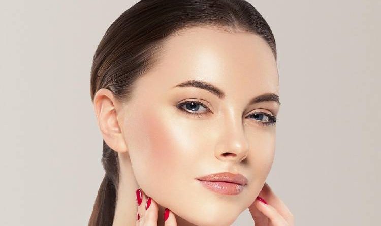 چگونه آرایش خود را در هوای گرم ماندگار کنیم؟