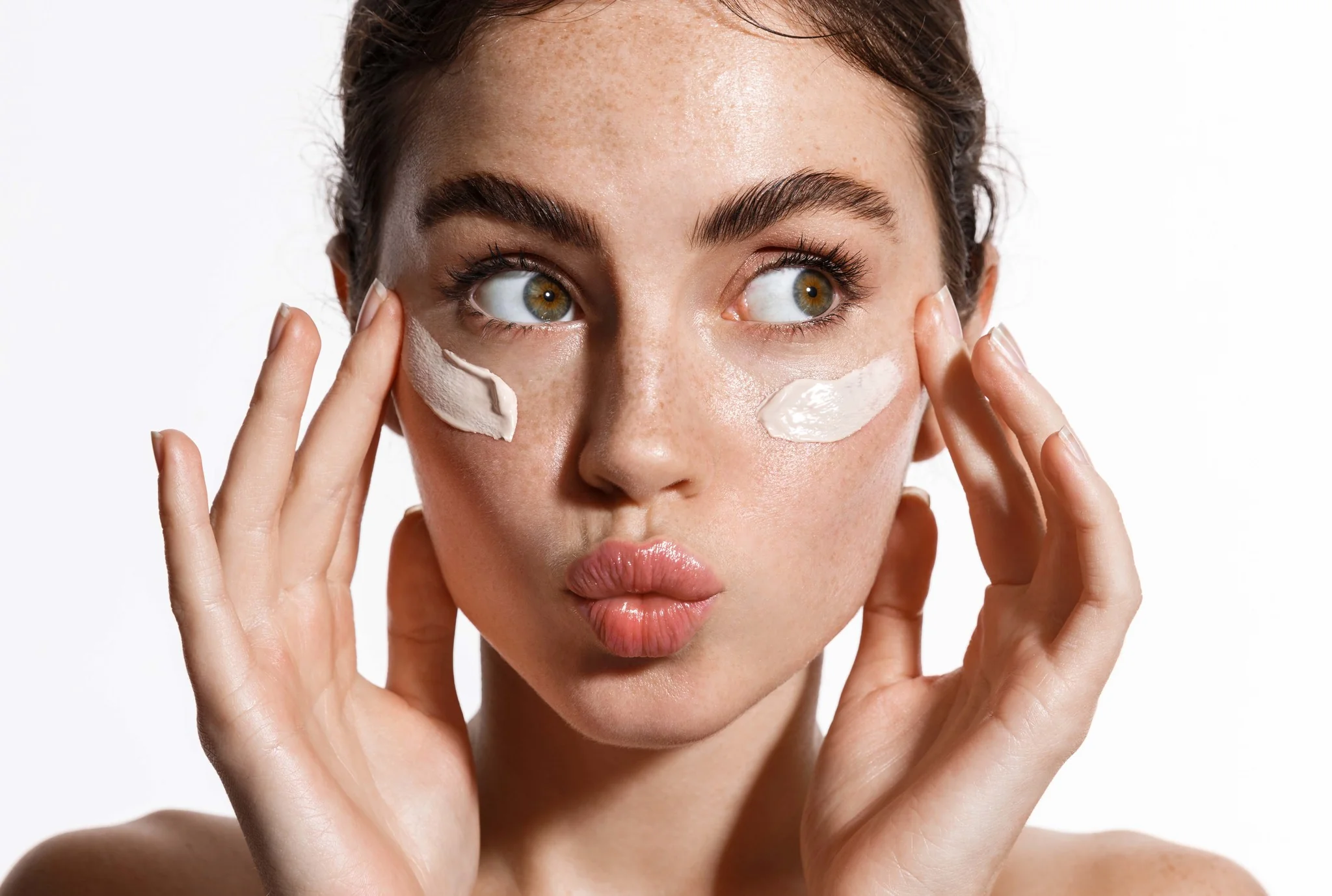 ۱۰ خوراکی مفید برای پوست شفاف و سالم